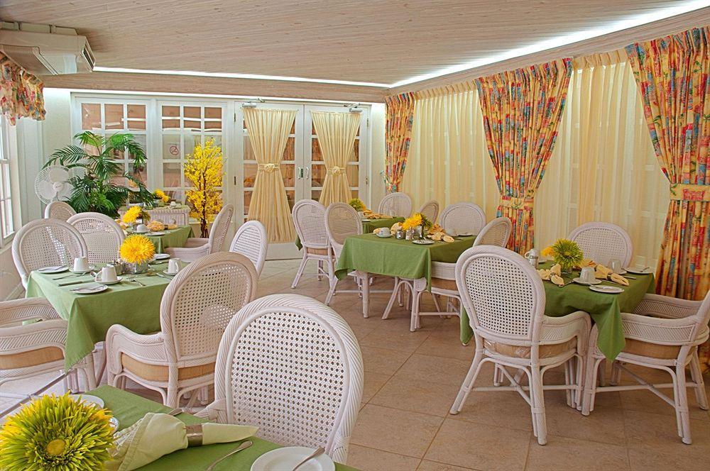Coral Sands Beach Resort Bridgetown Exterior foto