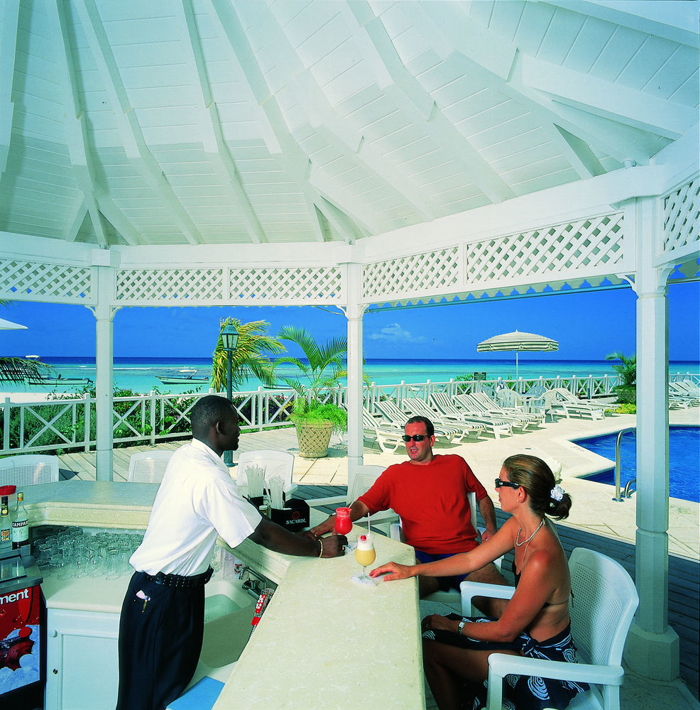 Coral Sands Beach Resort Bridgetown Exterior foto